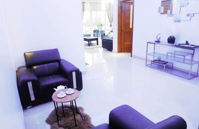 Chambre meublé Dakar : Avenue cheikh Anta Diop