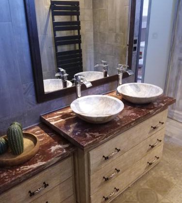Chambre pour 2 personnes avec salle de bain privée
