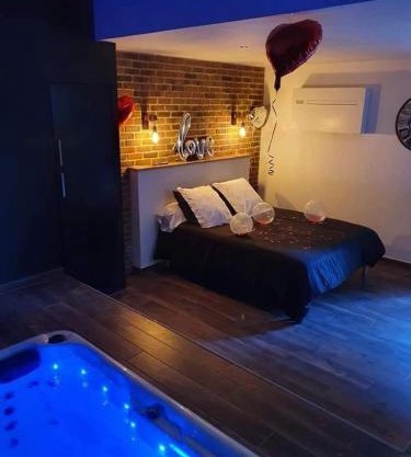 chambre romantique avec spa privatif