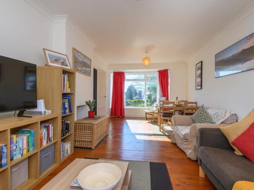 Chapel Allerton Family Bliss - Near Roundhay Park Pass the Keys