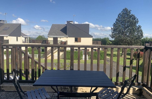 Charming 4-Person Duplex with Balcony and Parking in Merville-Franceville