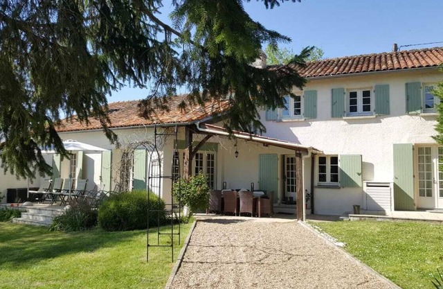 Character farmhouse with magnificent views and large private pool near Aubeterre
