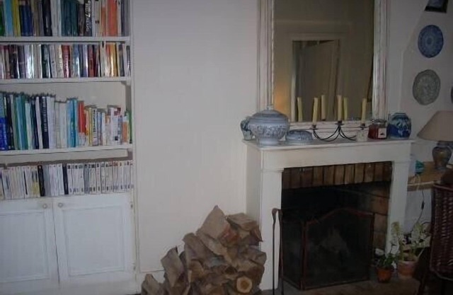 Character Apartment In The Heart Of Old Paris
