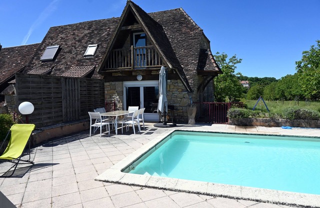 Character stone house with exceptional view of the valley