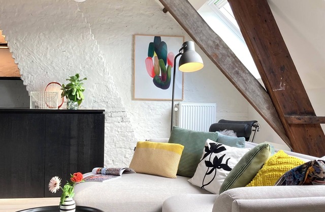 Charles Loft: design penthouse near museums and the city-center of Ghent.