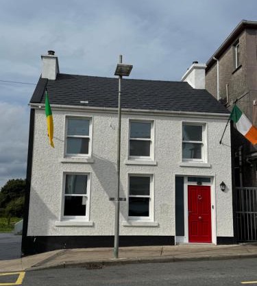 Charlie Óg's Bridge House