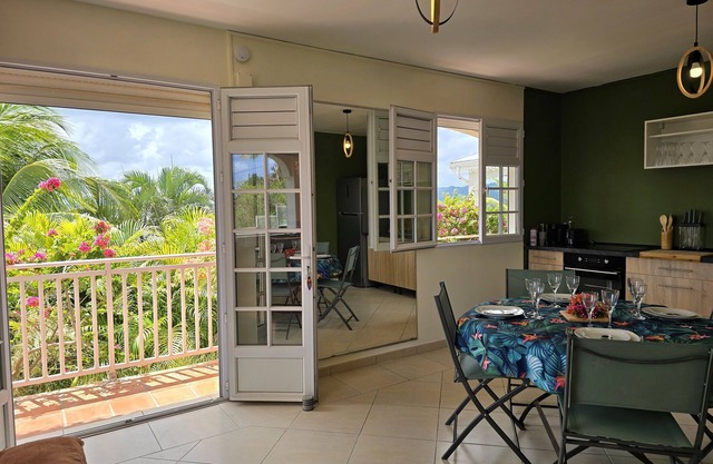 Charmant Appartement Fraîchement Rénové vue mer au Robert, en Martinique !