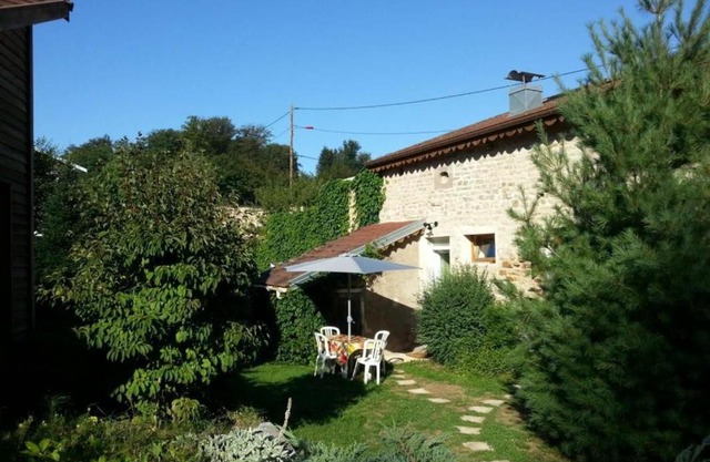 Charmant Gîte avec Jardin aux Portes d'Épinal, Idéal Couples ou Séjours Pro, Proche Commerces et Nature - FR-1-589-278