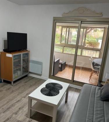 Charmant studio calme bord de mer Wifi-NESPRESSO-DRAPS-LINGE DE BAIN