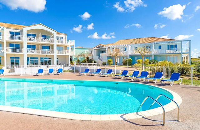 Charmant studio pour 4 + piscines | En bord du mer