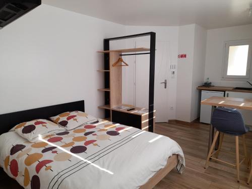 CHARMANT STUDIO DANS UNE MAISON NEUVE