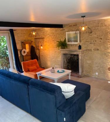 Charmante maison du XVIII en pierre rénovée
