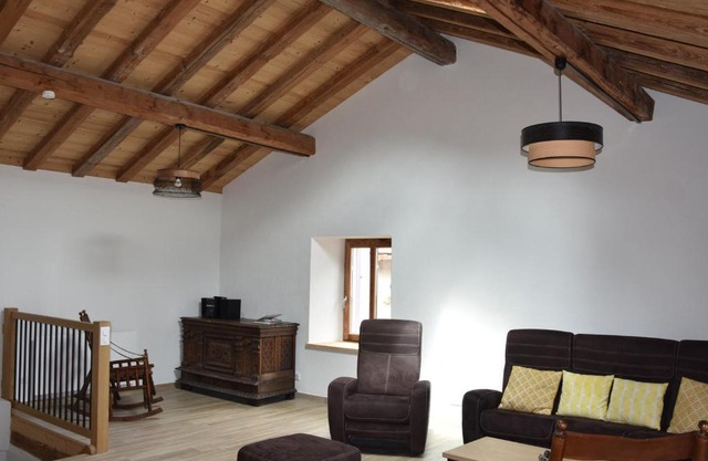 Charmante Maison de Village Rénovée - Près de Pralognan-La-Vanoise, 10 Pers, 3 Niveaux, Balcon Sud - FR-1-464-203