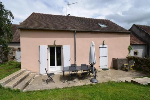 Charmante maison à Souvigny avec jacuzzi
