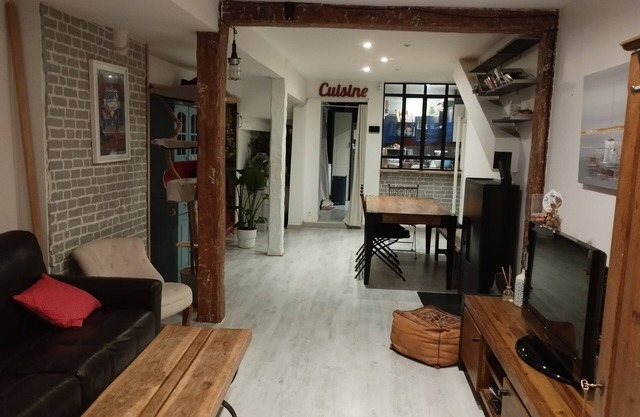 Charmante Maison de Ville au Coeur du Centre Ville de Pontoise, 45 min des JO