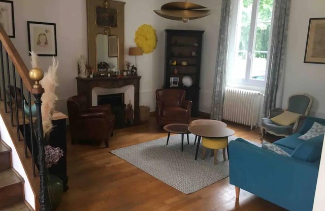 Charmante Maison Ensoleillée Avec Jardin