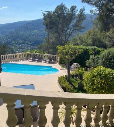 Charmante Villa à 15 min de Nice avec piscine