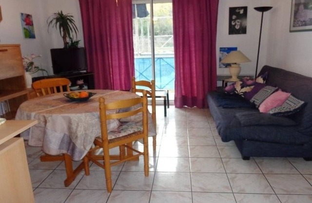 Charming F2 Apartment - Balcony, Elevator, Near Thermes & City Center