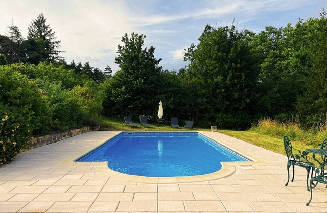 Charming Rustic Family House w/Private Pool