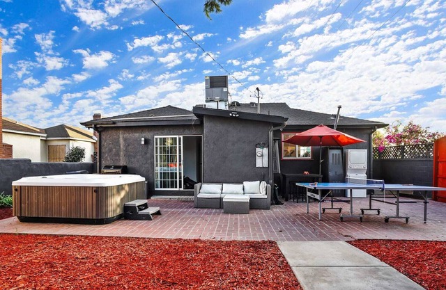 Charming 3BR House - HD-WIN
