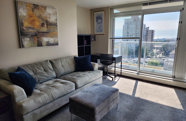Charming 1-bedroom condo in brilliant North Vancouver with fitness room, WiFi