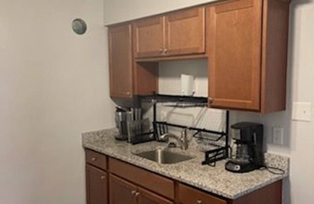 Charming 1-bedroom apartment in beautiful Cincinnati with AC, WiFi