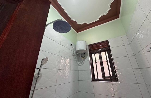 Charming 1-bedroom apartment along Entebbe road Namasuba with WiFi