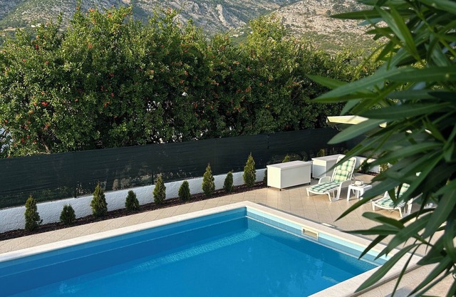 Charming 1-bedroom apartment in Blagaj with pool and lush garden