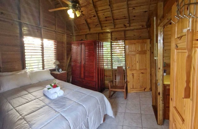 Charming 1-bedroom cabin in gorgeous Negril. 5 min drive from the beach.