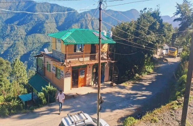 Charming 1-bedroom hotel in beautiful Bhimtal with WiFi