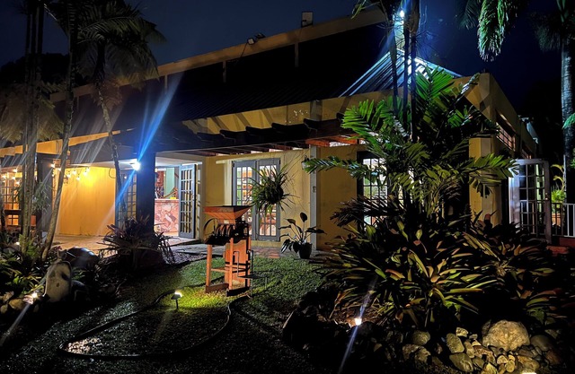 Charming 1-bedroom hotel with AC, fitness room in lovely Garzas