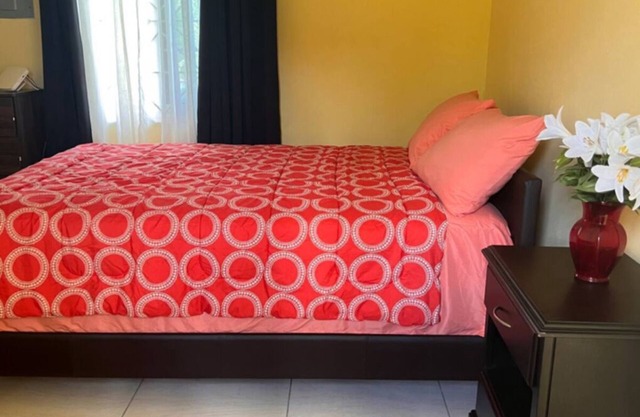Charming 1-bedroom apartment with WiFi and AC in beautiful Port Antonio