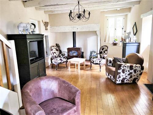 Charming 1930s Home in Altillac, cleaning included