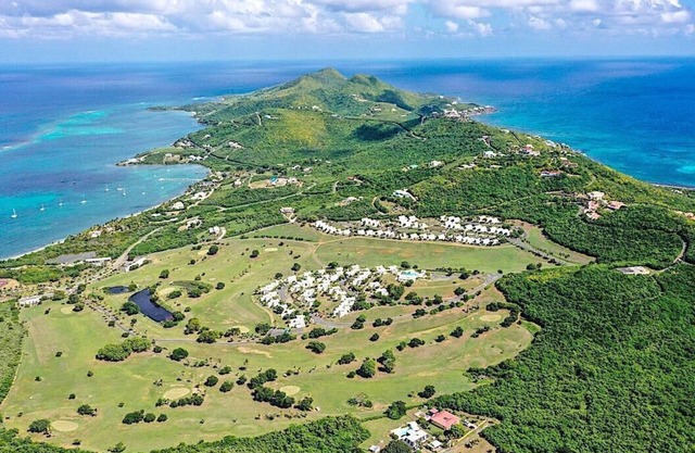 Charming 2-bd condo in lovely Christiansted w/Beach access, Golf, Pickleball +