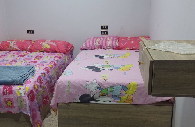 Charming 2-bedroom apartment with AC, WiFi , garden and swimming pool in Cairo