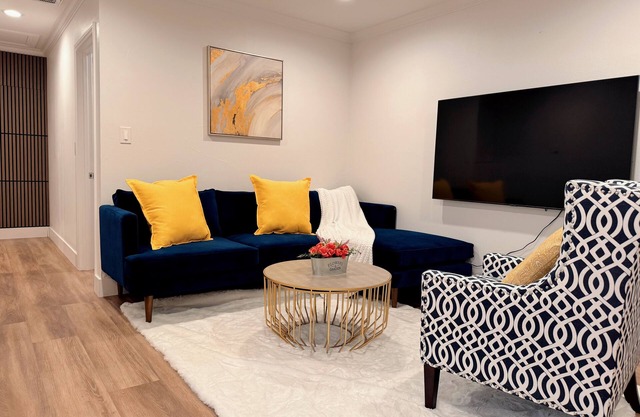 Charming 2-bedroom house in superb Rowland Heights with quite neighborhood