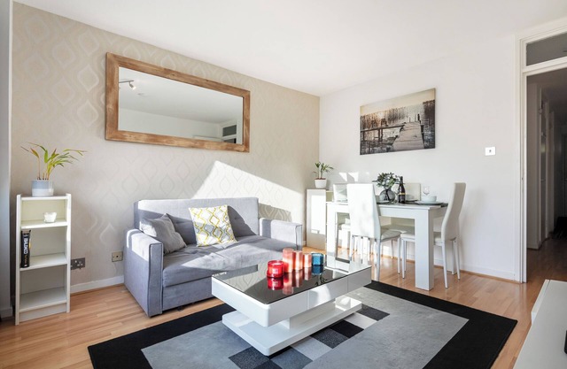 Charming 2 bedroom 2 Bathroom Flat in Clapham Junction