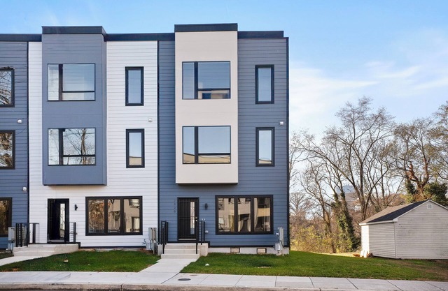 Charming 2-bedroom apartment with AC, WiFi in beautiful Washington