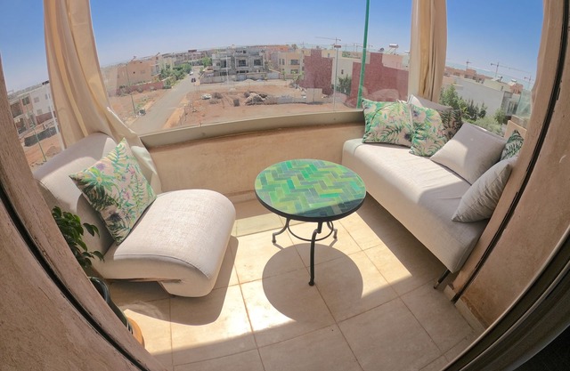 Charming 2-bedroom apartment with WiFi, AC in vibrant Marrakech