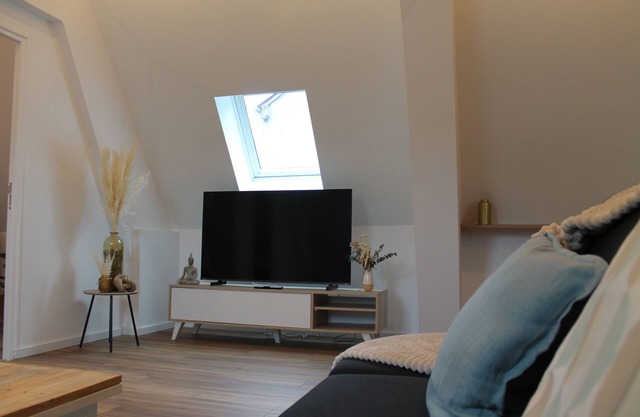 Charming 2-bedroom apartment in Central Beauvais - Airport Shuttle 2min away
