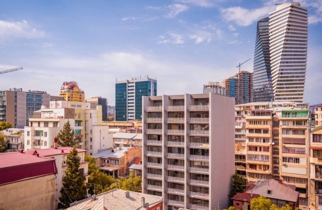Charming 2-bedroom apartment in marvelous T'bilisi with AC, WiFi