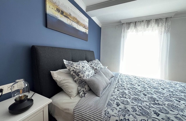 Charming 2-bedroom apartment with AC, WiFi in lovely Granada