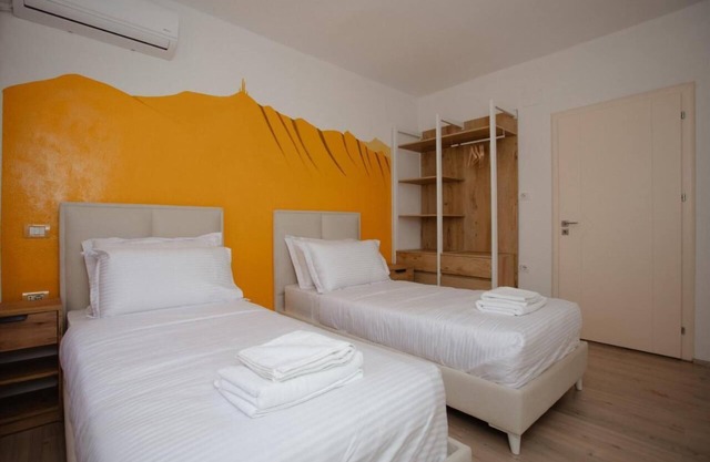 Charming 2-bedroom apartment with WiFi, AC in wonderful Shkodër