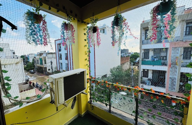 Charming 2-bedroom apartment in Jaipur with AC, WiFi