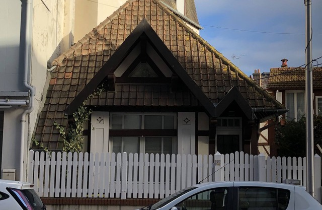 Charming 2-bedroom cottage Deauville center