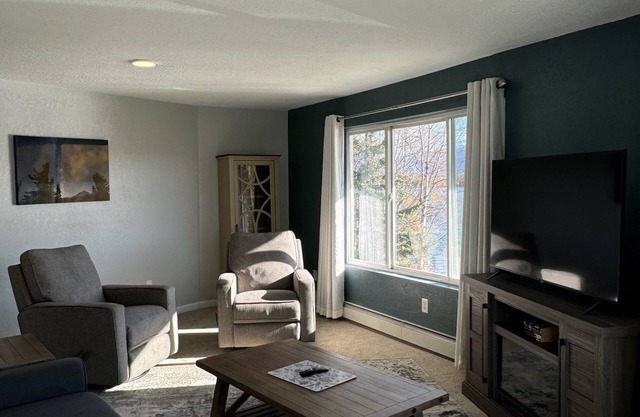 Charming 2-bedroom condo in fabulous Wasilla with WiFi