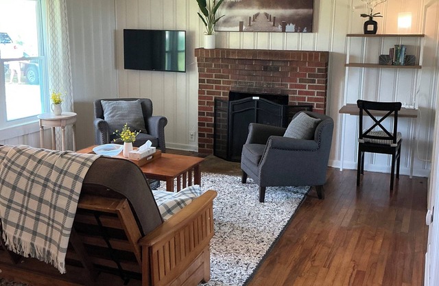 Charming 2-bedroom cottage in friendly Ashland