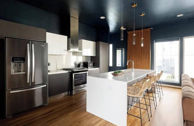 Charming 2-bedroom house with AC in Dallas