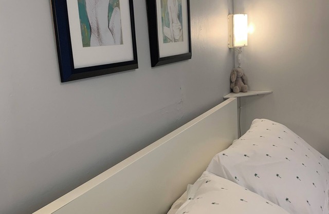 Charming 2-bedroom apartment with AC and community pool