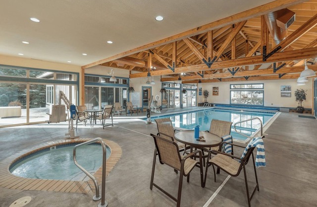 Charming 2-bedroom - Mobility w/Roll-in Shower in terrific McCall